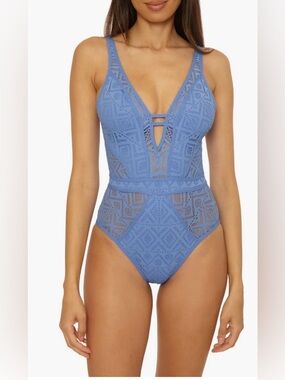 ✨ BECCA Crochet Keyhole One Piece Swimsuit Size L ✨